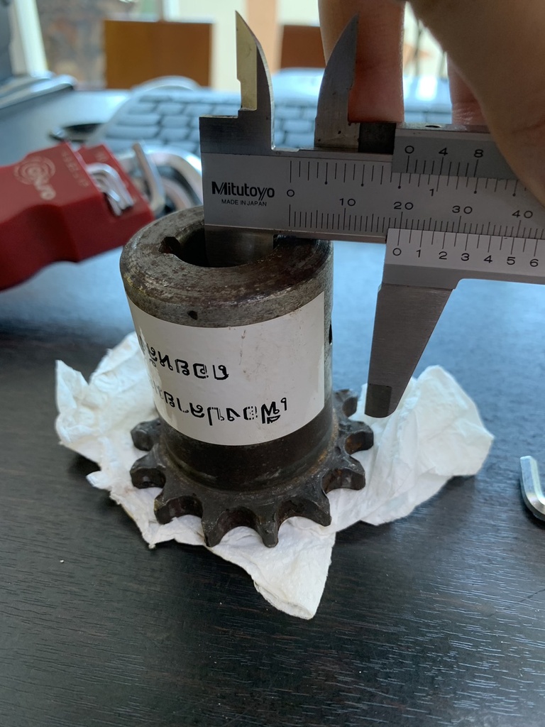 RS40-14TBSxD41T60S19K6M14 ; เฟืองโซ่เหล็ก แบบมีดุมแถวเดียว เบอร์ 40-14 ฟัน ดุมโต 41 มิล หนารวม 60 มิล รูเพลา 19 มิล ร่องลิ่ม 6x3 มิล ทำเกลียวตัวหนอน M14