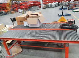 Free Roller Conveyor ; Free Roller Conveyor  Free roller Conveyor L: 2.5 M.  W67 x L250 x H75 cm (adjustable Height)  Free roller dai.38 mm.  Stand support Box*38*38*2.3T  สามารถปรับสโลบได้ 100 mm.